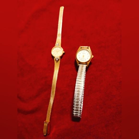 Two Vintage Ladies Watches - Picture 1 of 2